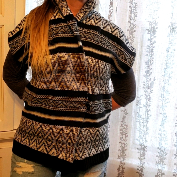 Chaps Inside Out Diamond Knit Toggle Sweater Vest - Picture 2 of 16